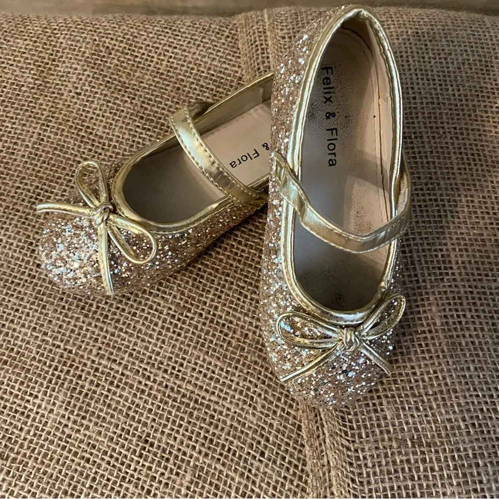 Girls FELIX & FLORA Gold Glitter Ballet Flat Style Shoes Size 10